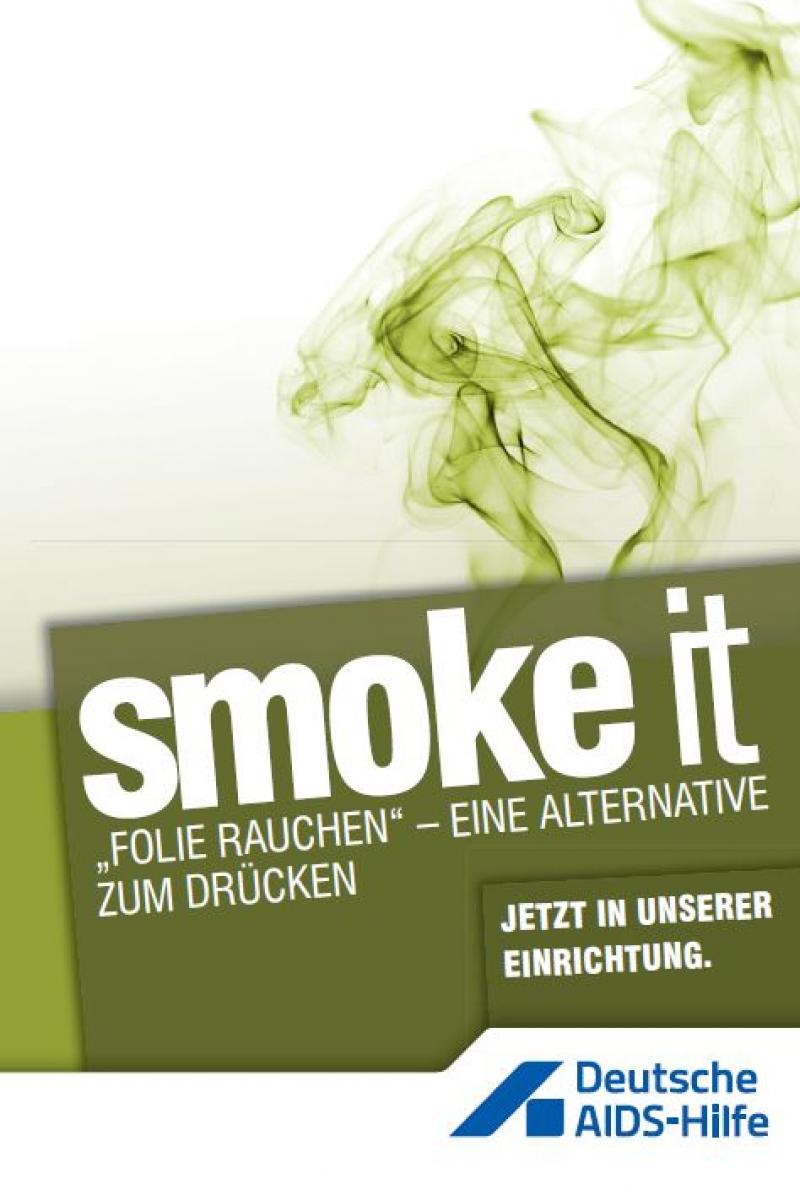 in grün gehaltenes Layout mit Dampf im Hintergrund. Aufschrift "smoke it".