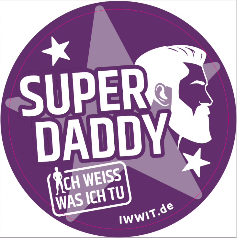 Lila Hintergrund, Zeichnung eines Sterns. Silhouette eines Mannes mit modischem Vollbart. Titel "Super Daddy" aus der Kampagne "Ich weiss was ich tu".