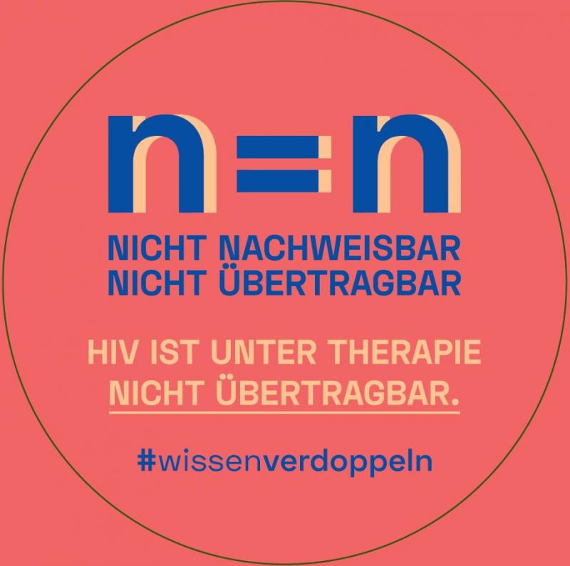 Roter Hintergrund. Titel "n=n - Nicht Nachweiswar - nicht übertragbar". HIV ist unter Therapie nicht übertragbar. #wissenverdoppeln.